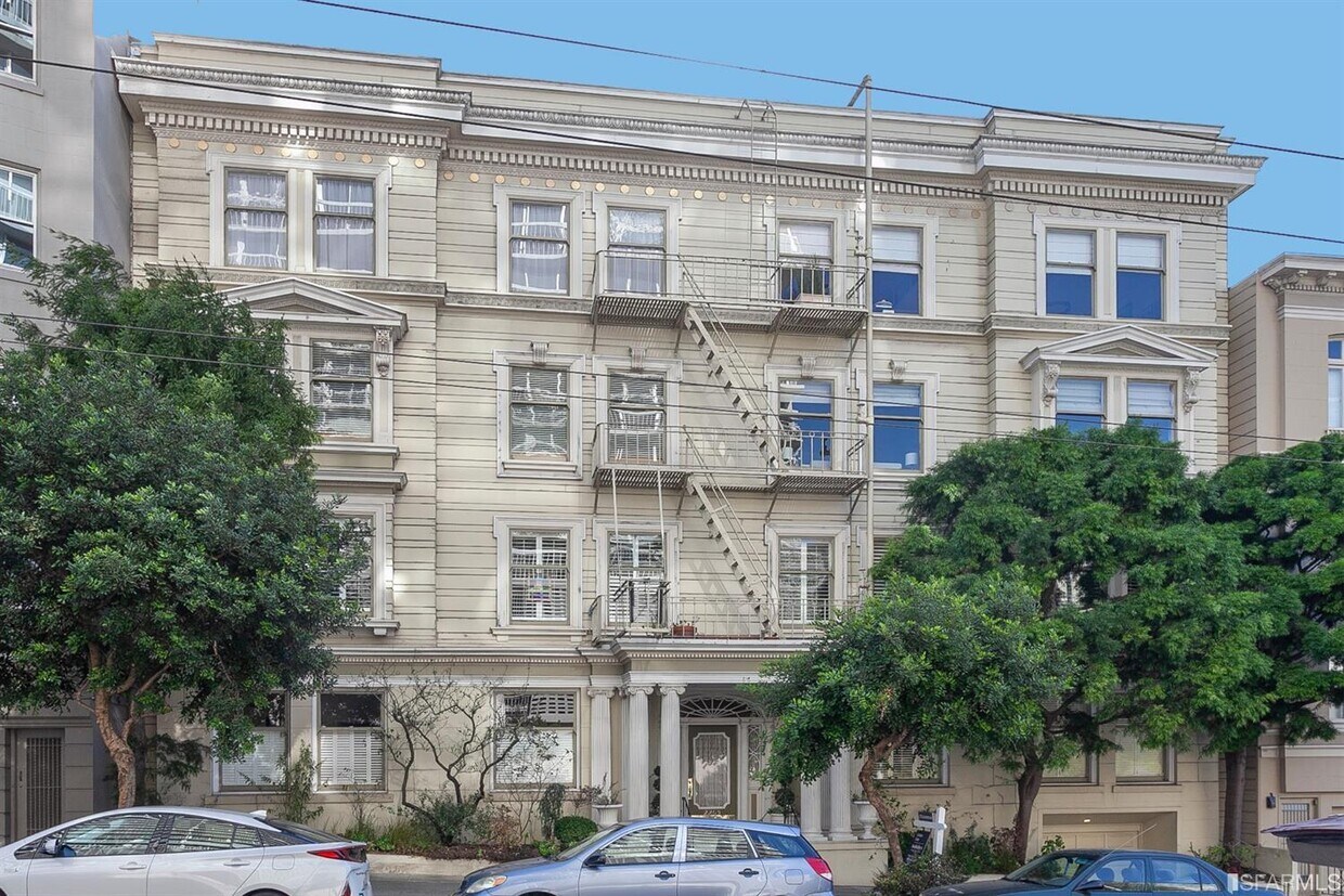 Primary Photo - 2205 Sacramento St