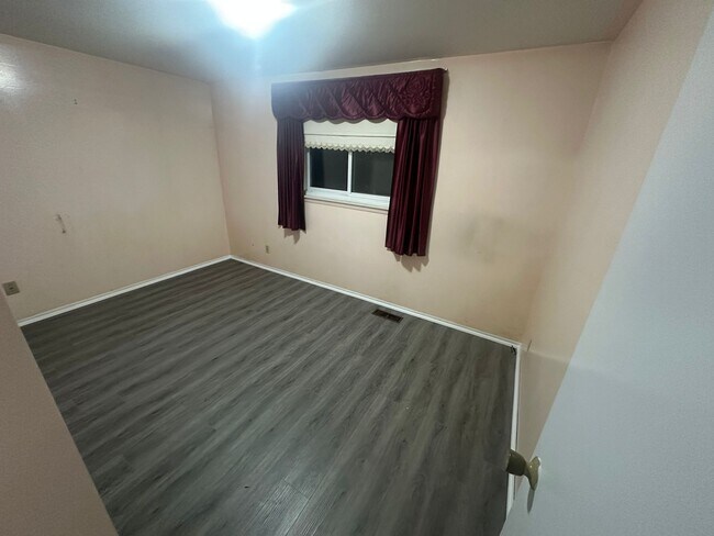 Building Photo - 29 Tillbrook Ct