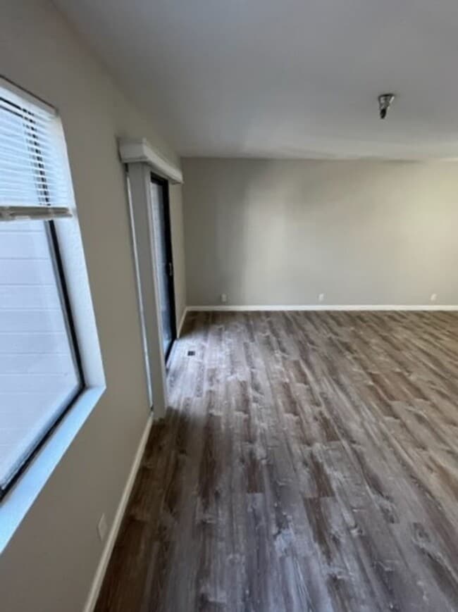 Building Photo - 55 Stenner St