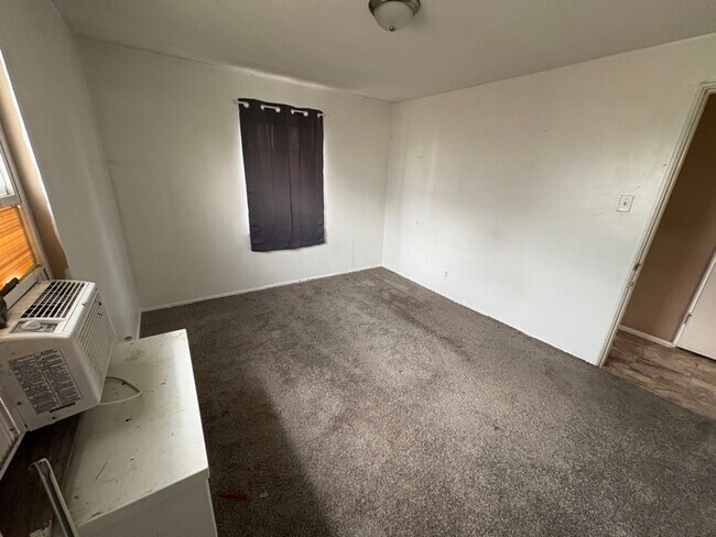 Foto del edificio - 14 W Victory Dr