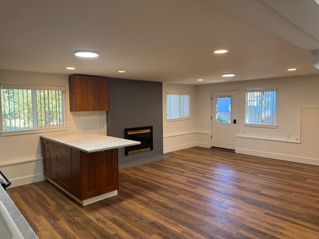 Building Photo - 2829 Larch Way