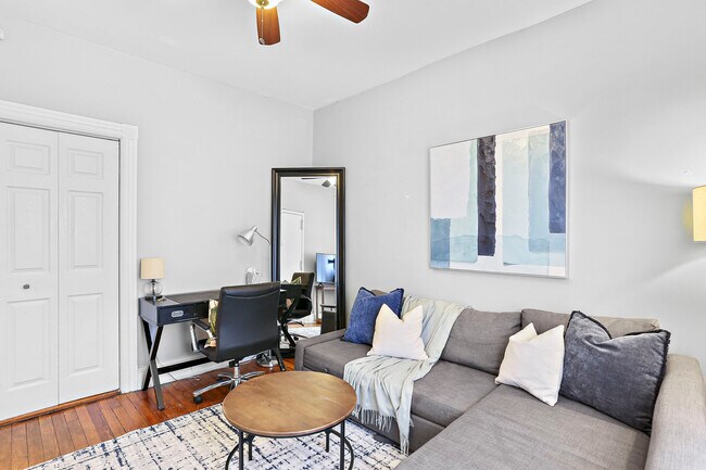 Foto del edificio - 1211 33RD St NW