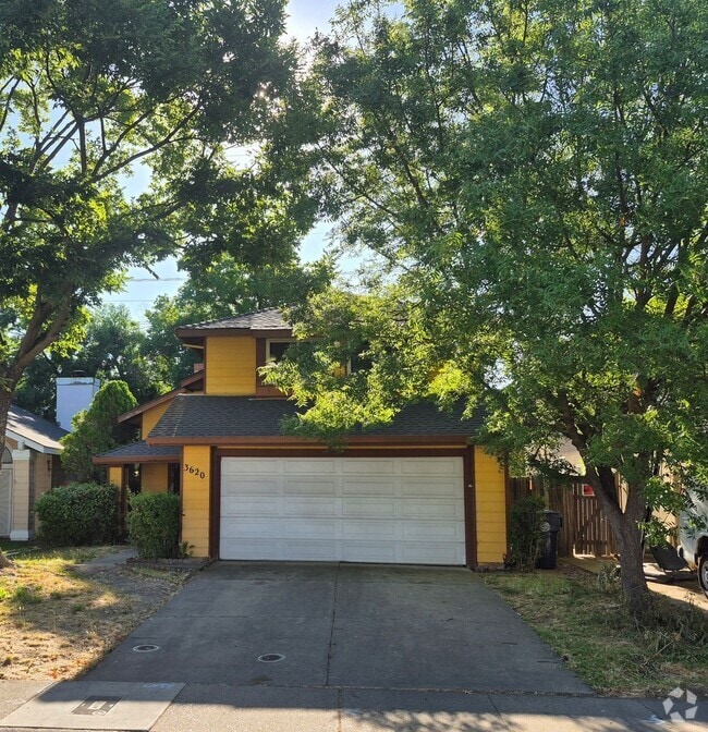 Building Photo - 3620 Rio Loma Way