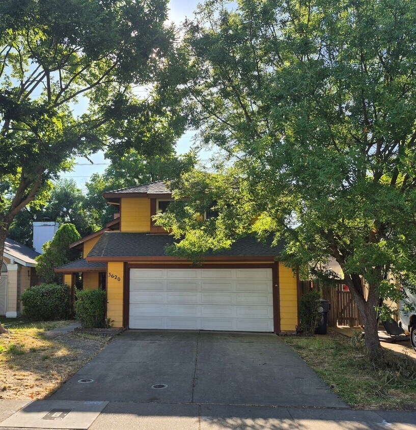 Foto principal - Adorable 3 bedroom 2.5 bath home