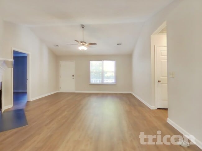 Building Photo - 14 Iron Spot Cir