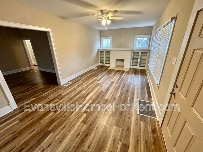Foto del edificio - 635 S Rotherwood Ave