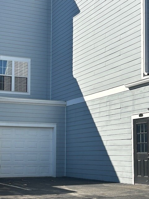 Rear Unit Door Access - 12833 Tradd St