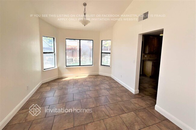 Foto del edificio - 3324 Lowther Way