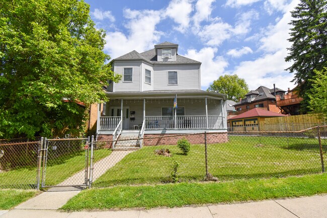 Front of house - 1822 Crafton Blvd
