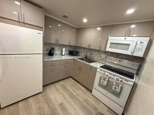 Foto del edificio - 1825 W 44th Pl