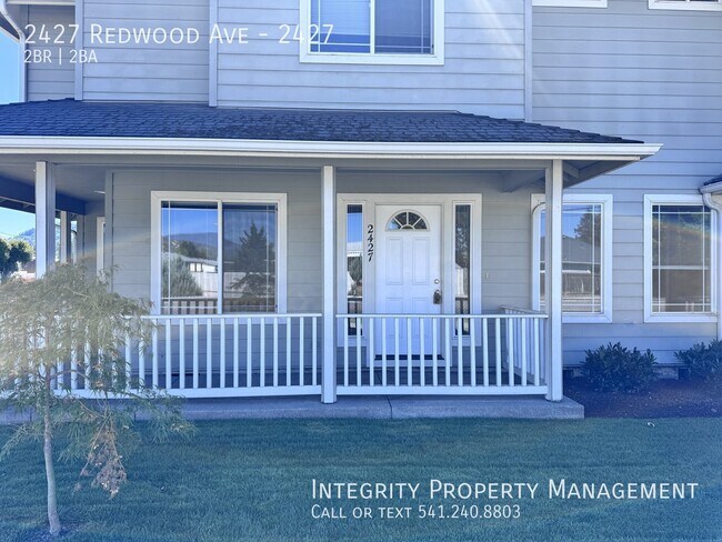 Foto del edificio - 2427 Redwood Ave