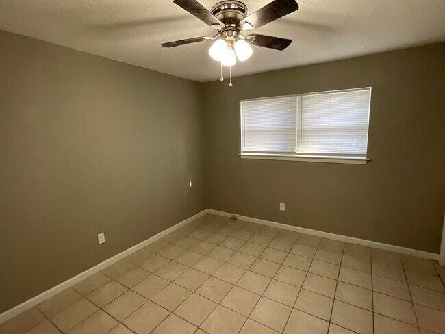 Foto del edificio - 4455 MACON Rd