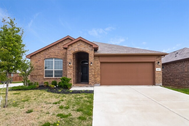 Building Photo - 1001 Doe Meadow Dr