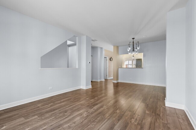 Foto del edificio - 1044 N Claremont Dr