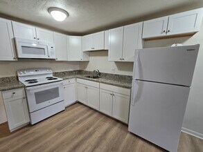 Building Photo - 270 Quarry