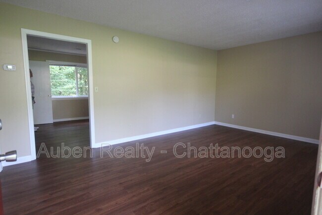 Building Photo - 6221 Hansley Dr