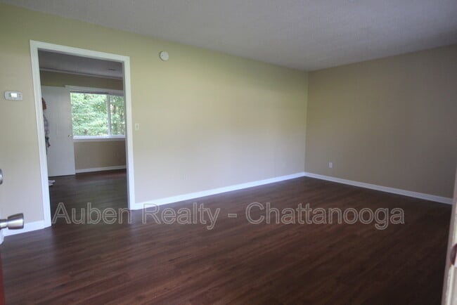Building Photo - 6221 Hansley Dr