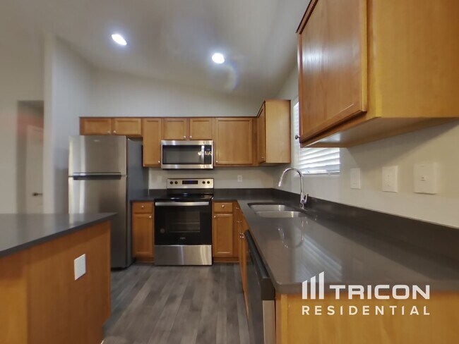 Building Photo - 29165 N Pyrite Ln