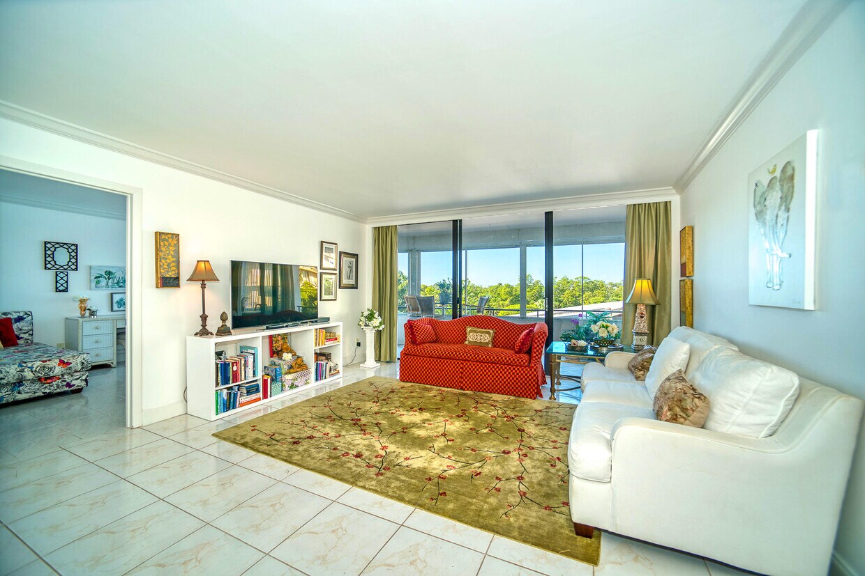 Primary Photo - 3589 S Ocean Blvd