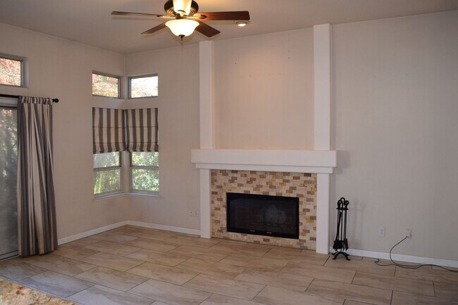 Foto del edificio - Coming Soon! Spacious Stanford Ranch 4 Bed