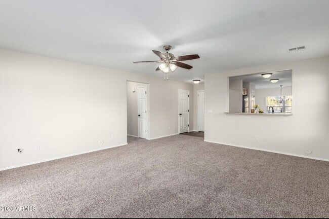 Foto del edificio - 11751 W Apache St
