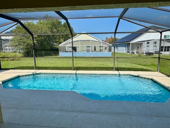 Foto del edificio - 838 Hillcrest Dr