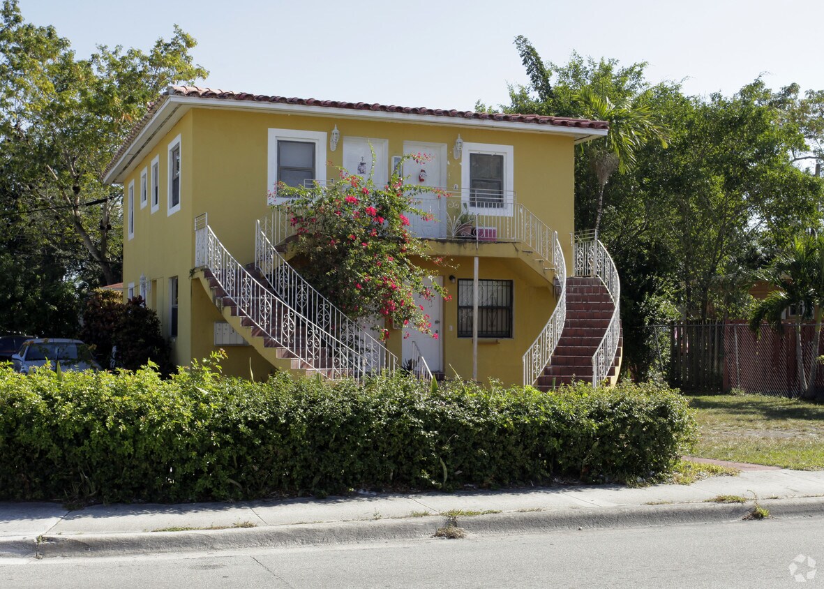 Building Photo - 1345 SW 37th Ave