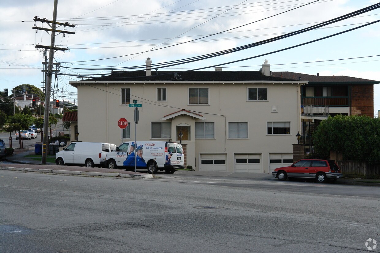 Primary Photo - 915 Grand Ave