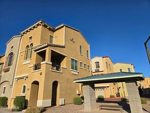 Building Photo - 240 W Juniper Ave