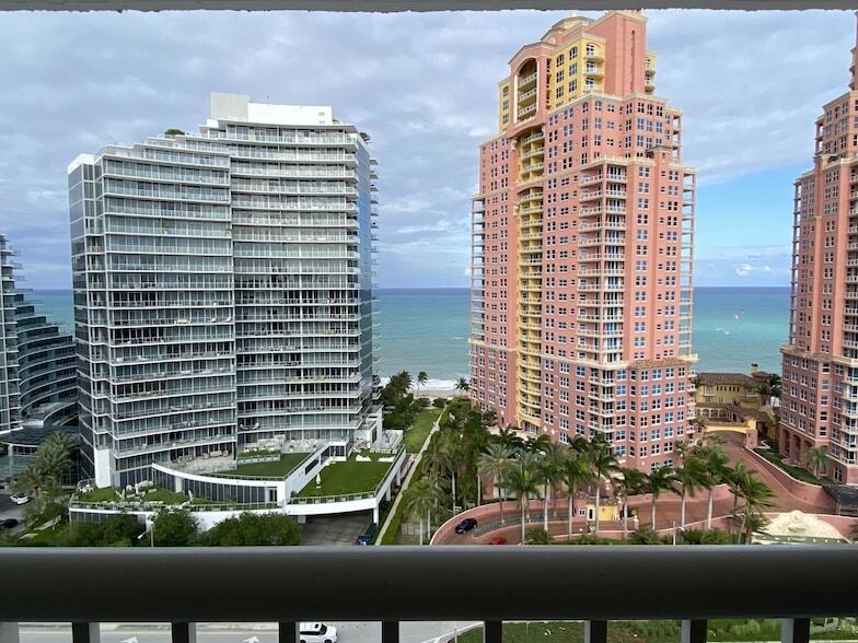 Photo - 2200 NE 33rd Ave
