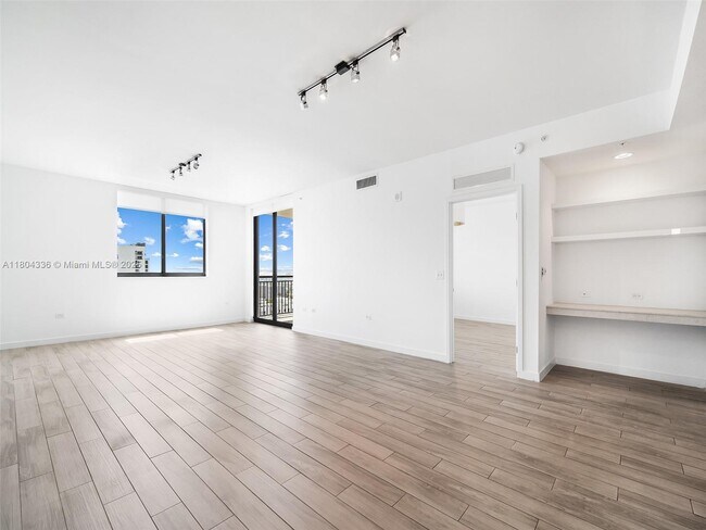 Foto del edificio - 999 SW 1st Ave