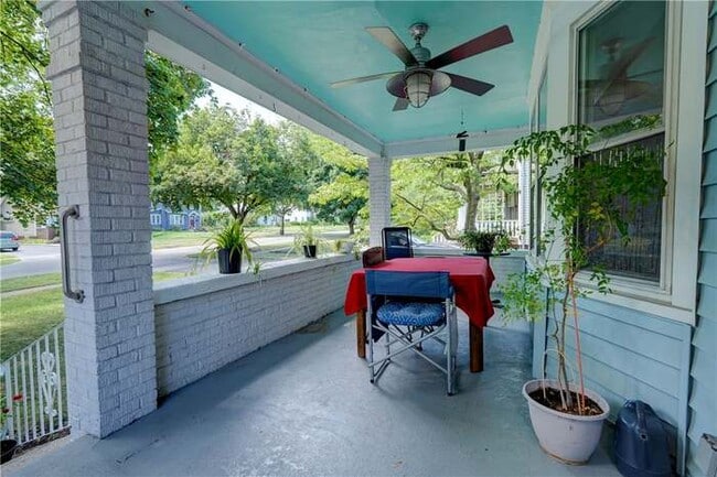 Building Photo - 144 Deerfield Dr