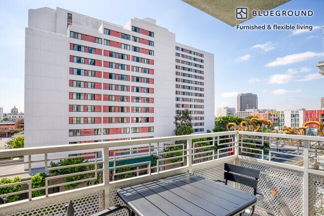 Foto del edificio - 639 N Broadway