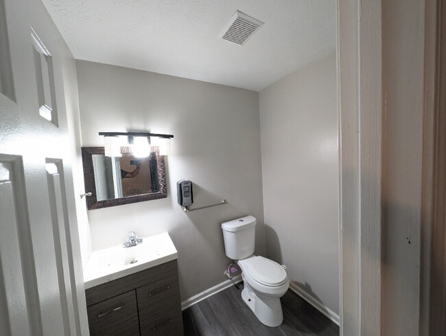 Foto del edificio - 4253 Janet Ct NW
