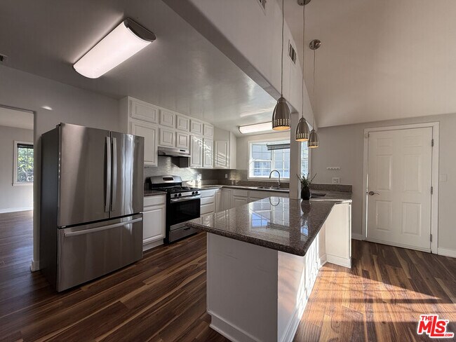 Foto del edificio - 2939 Oakhurst Ave