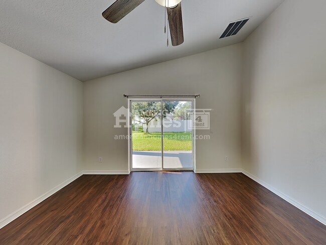 Building Photo - 1742 Plantation Oak Drive