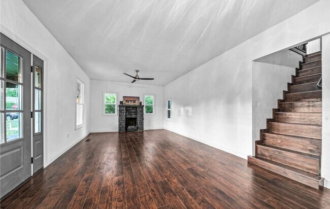 Foto del edificio - Quiet Comfort: Charming 3 Bed, 2.5 Bath Ho...