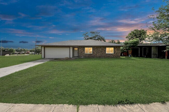Foto del edificio - 8705 Dunlap St