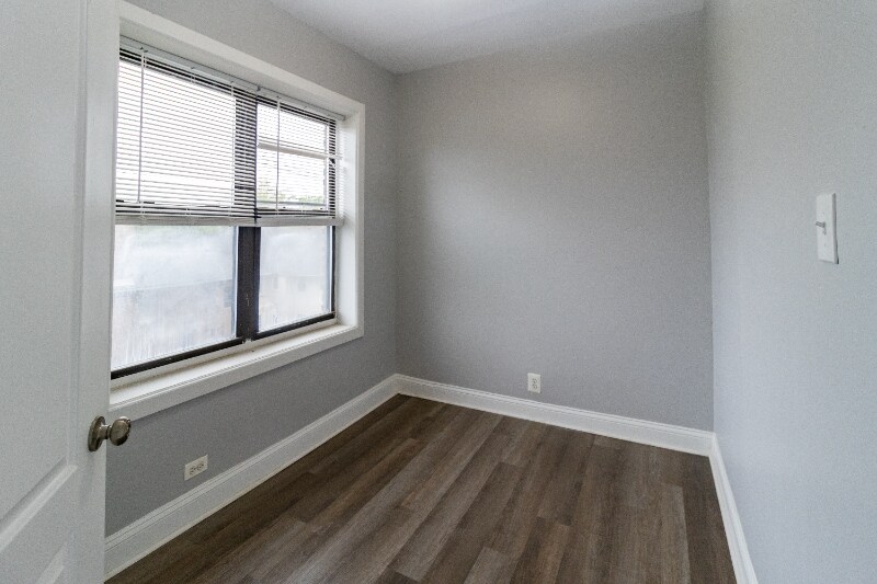 Foto del edificio - 6916 S Clyde Ave