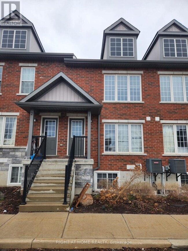 Building Photo - 246 Penetanguishene Rd
