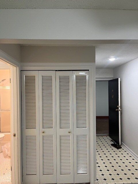 Foto del edificio - 707 Twin Circle Dr
