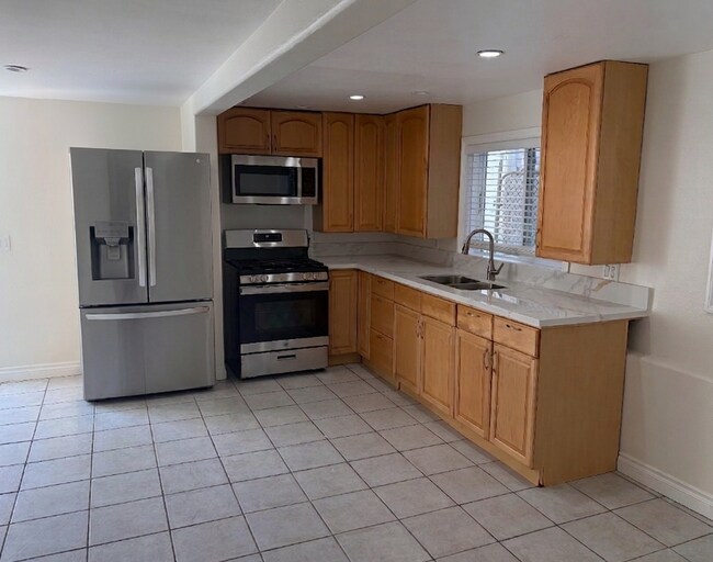 Foto del edificio - 1260 W 22nd St