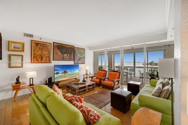Building Photo - 1690 S Bayshore Ln