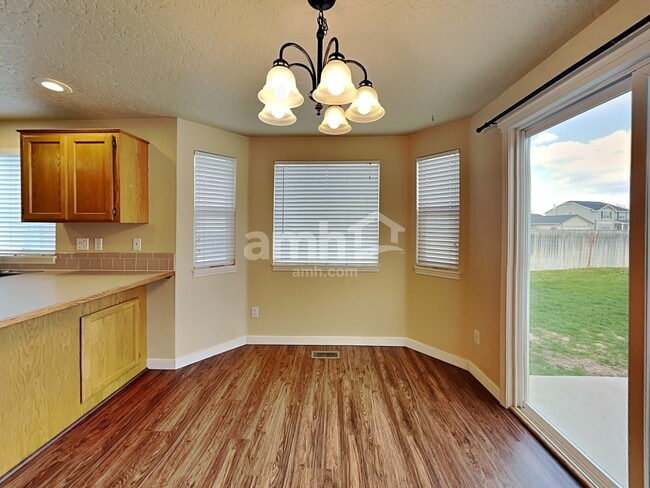 Foto del edificio - 634 Driftwood Ln