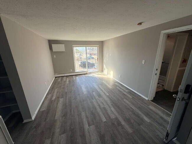 Foto del edificio - 13420 Euclid Ave