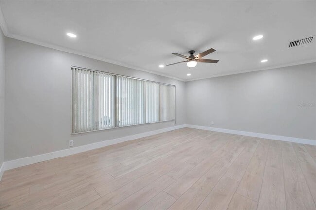 Foto del edificio - 8789 Maplewood Rd