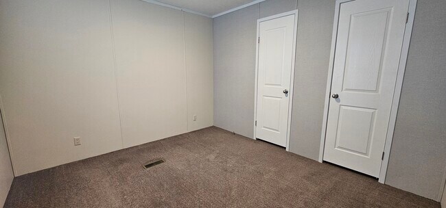 Building Photo - 154 Birch Ct