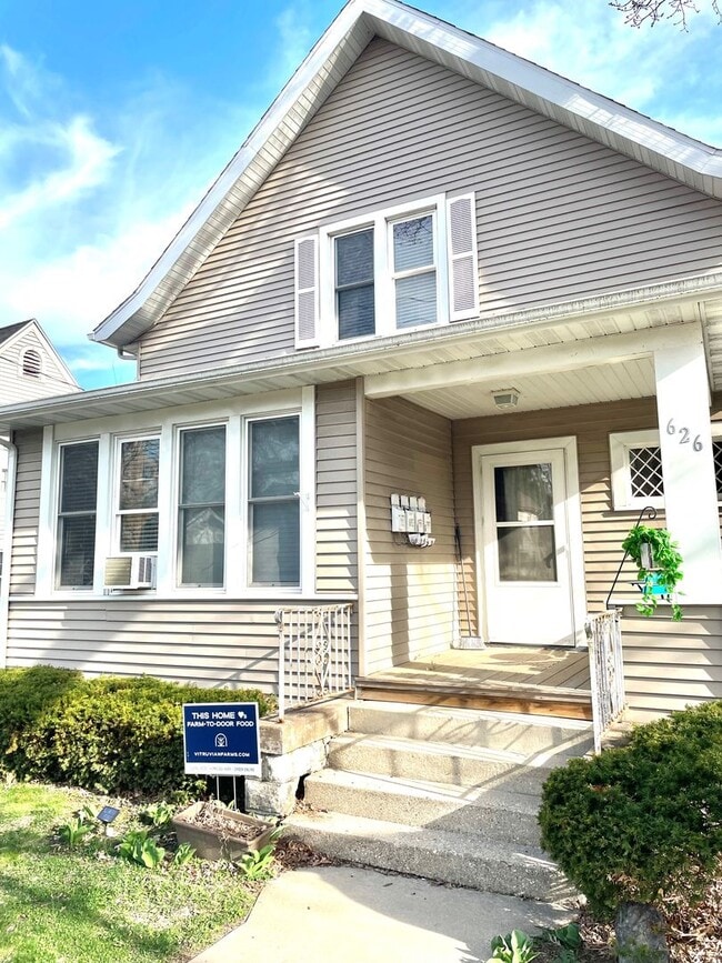 Building Photo - 626 W Olin Ave