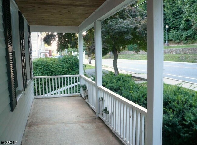 Building Photo - 74 Mt Kemble Ave