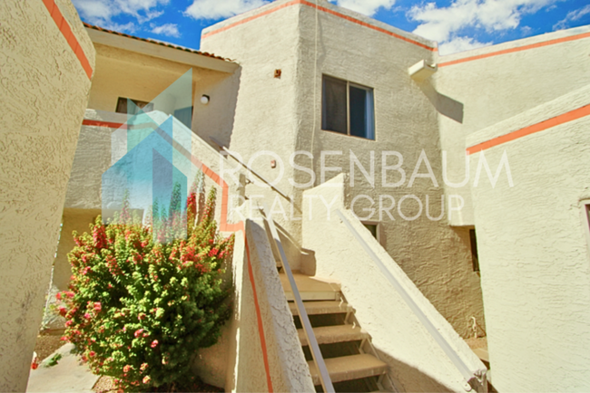 Building Photo - Beautiful 2 bed 2 bath Condo in Scottsdale...